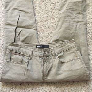 Levi’s Khaki Capris
